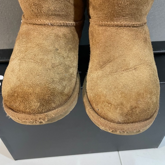 UGG Bailey Bow II Boot Size 2 - Picture 5 of 7